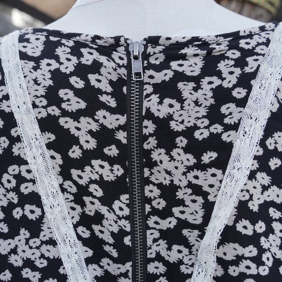 FREE PEOPLE creme and black flower pattered flowy dress - Picture 8 of 9